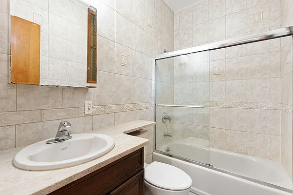 Rented by Compass | media 9