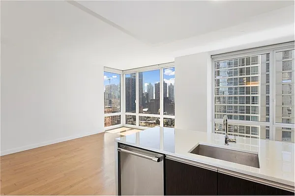 Rented by Nest Seekers International | media 23