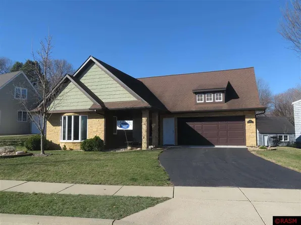 215 Oak Knoll Blvd, Mankato, MN 56001
