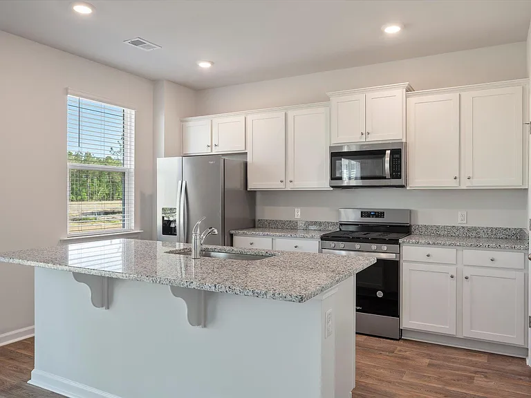 492 Lake Ridge Blvd — Photo 7