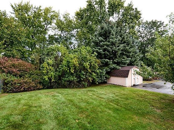 3rd image of 107 Bellford Dr