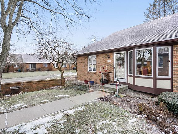 3rd image of 2351 Radcliff Village Dr SE