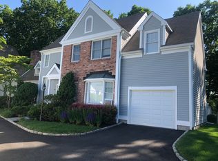 101 Forest St #D, New Canaan, CT 06840