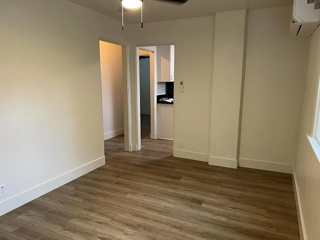 889 Reservoir Street — Photo 3