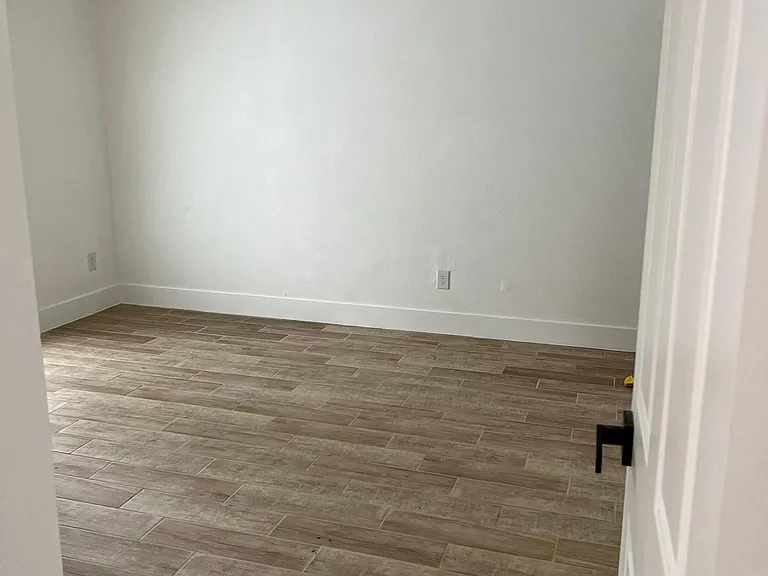 4684 Neptune Dr SE — Photo 20