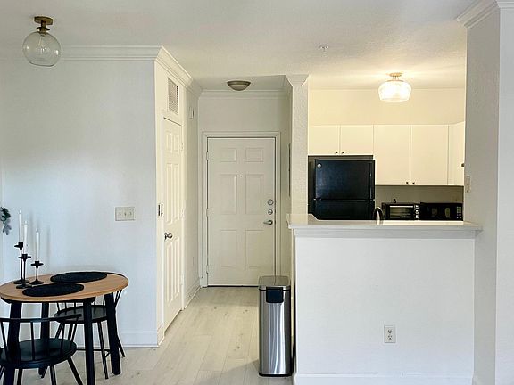 5th image of 304 E South St Unit 5026