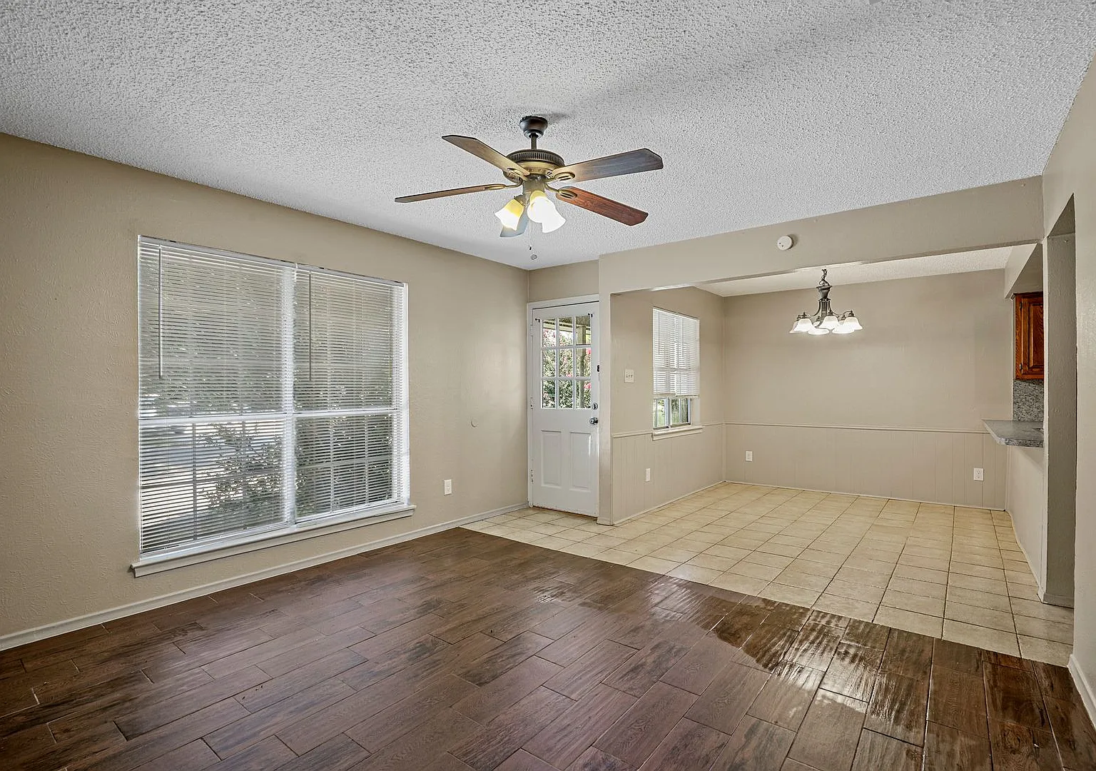 2429 Lakeview Cir — Photo 4
