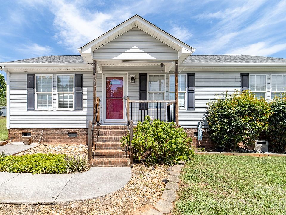 1st image of 3009 Drake Dr