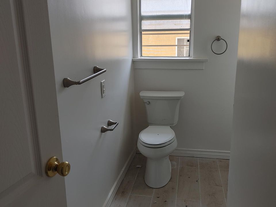1st image of 3936 W 28th St