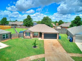 10725 SW 22nd St, Yukon, OK 73099