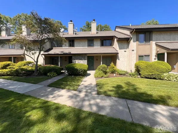 67 Hampshire Dr, Plainsboro, NJ 08536