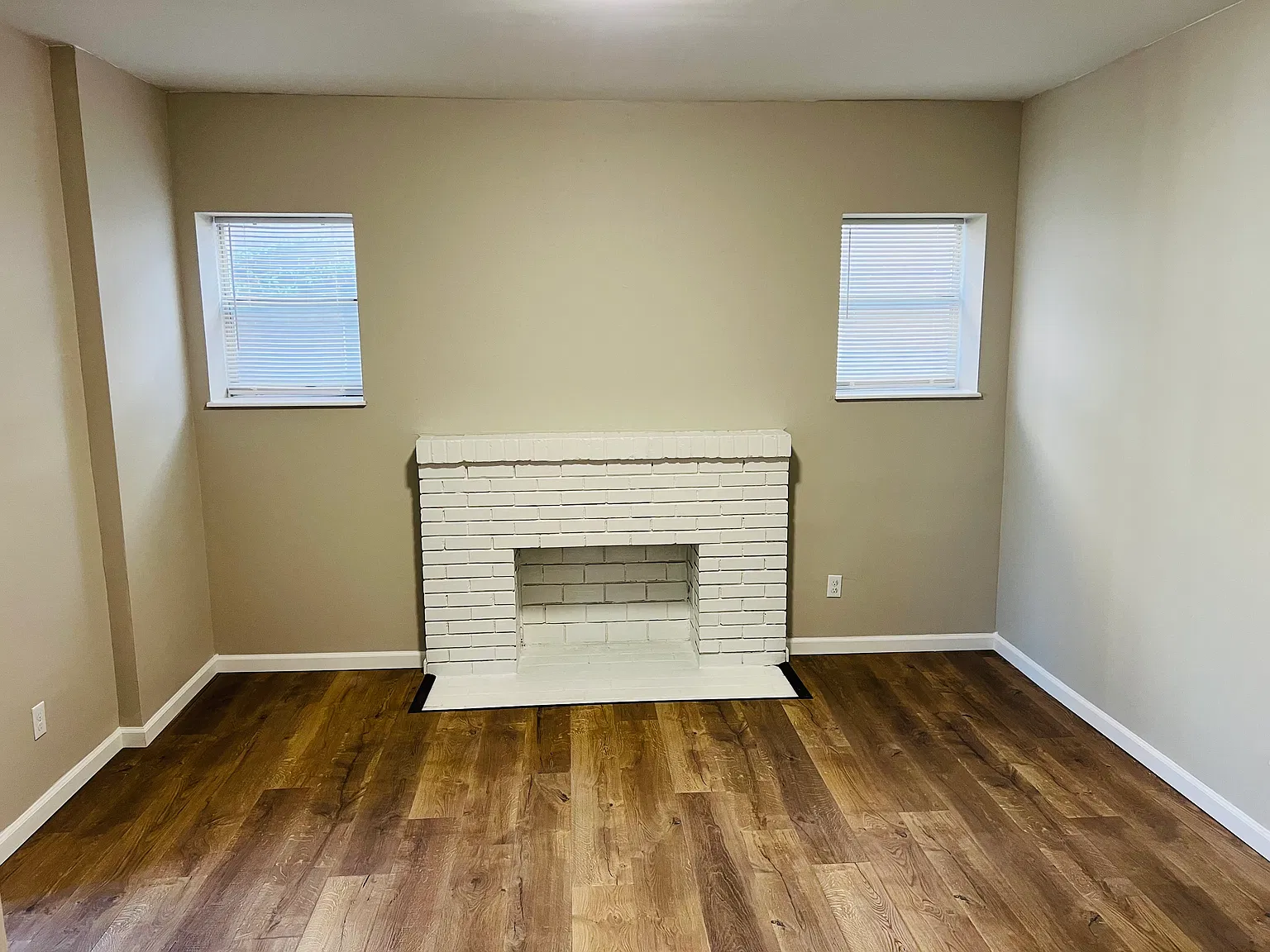 5578 Pershing Ave — Photo 4
