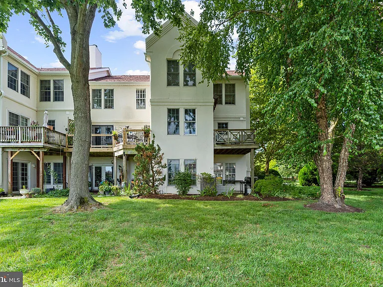 41 Queen Catherine Ct #A — Photo 37