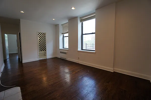 Rented by Compass | media 10