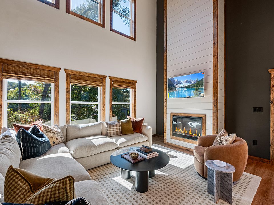 7th image of 3005 Nellie Dr
