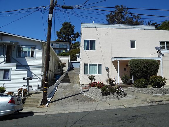 5th image of 136 Farragut Ave #A