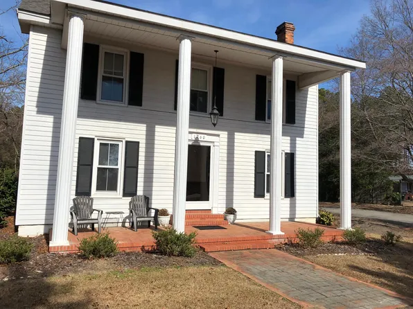 1260 Andrews Rd, Fayetteville, NC 28311