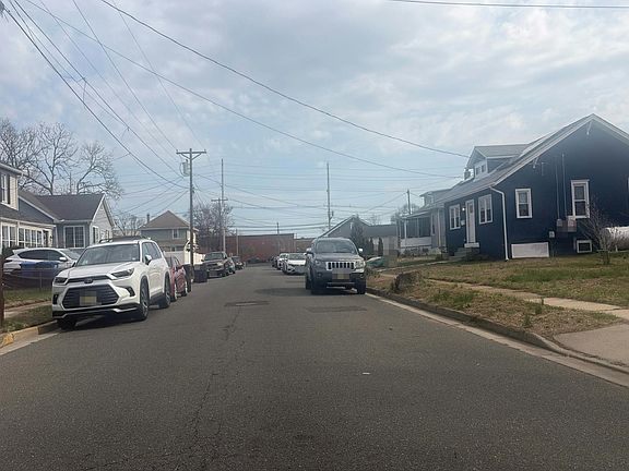 5th image of 4 Alden Ave