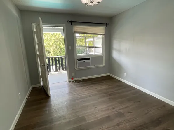 1831 Riverside Dr #16, Glendale, CA 91201