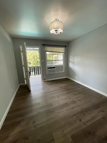 1831 Riverside Dr #16 Photo 1