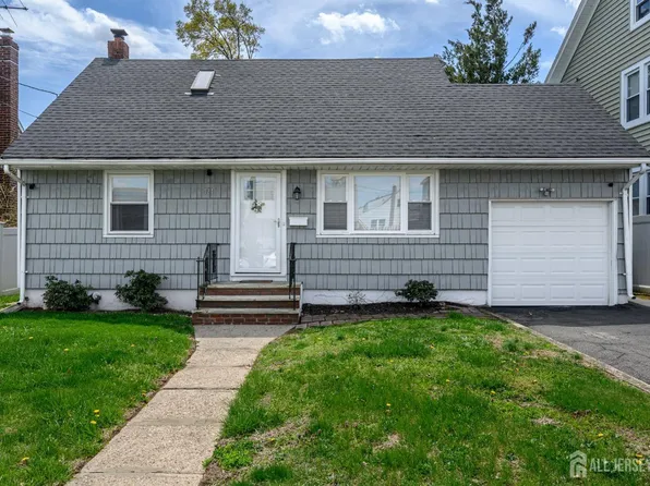 724 E 2nd Ave, Roselle, NJ 07203