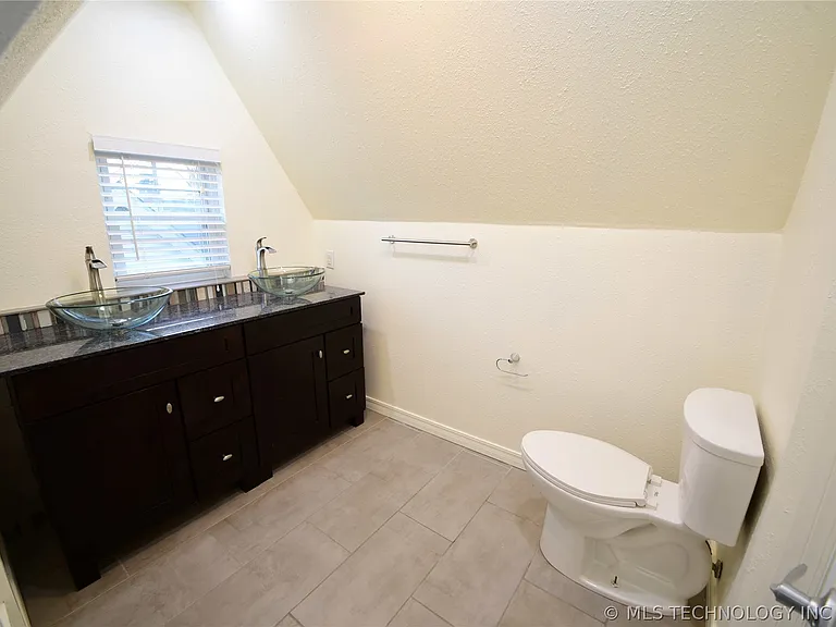 1740 S Yorktown Ave — Photo 22