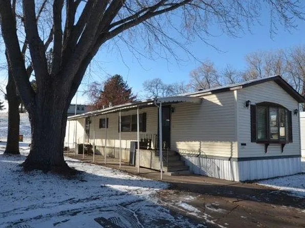 13100 318th St Trailer 131, Lindstrom, MN 55045