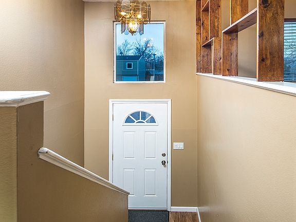 2nd image of 13 Rose Ct