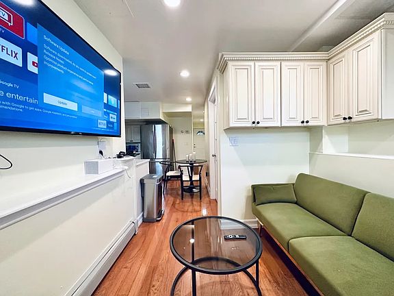 4th image of 25-15 39th Ave #2