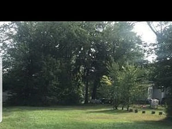 Mercer Ave, Akron, OH 44320