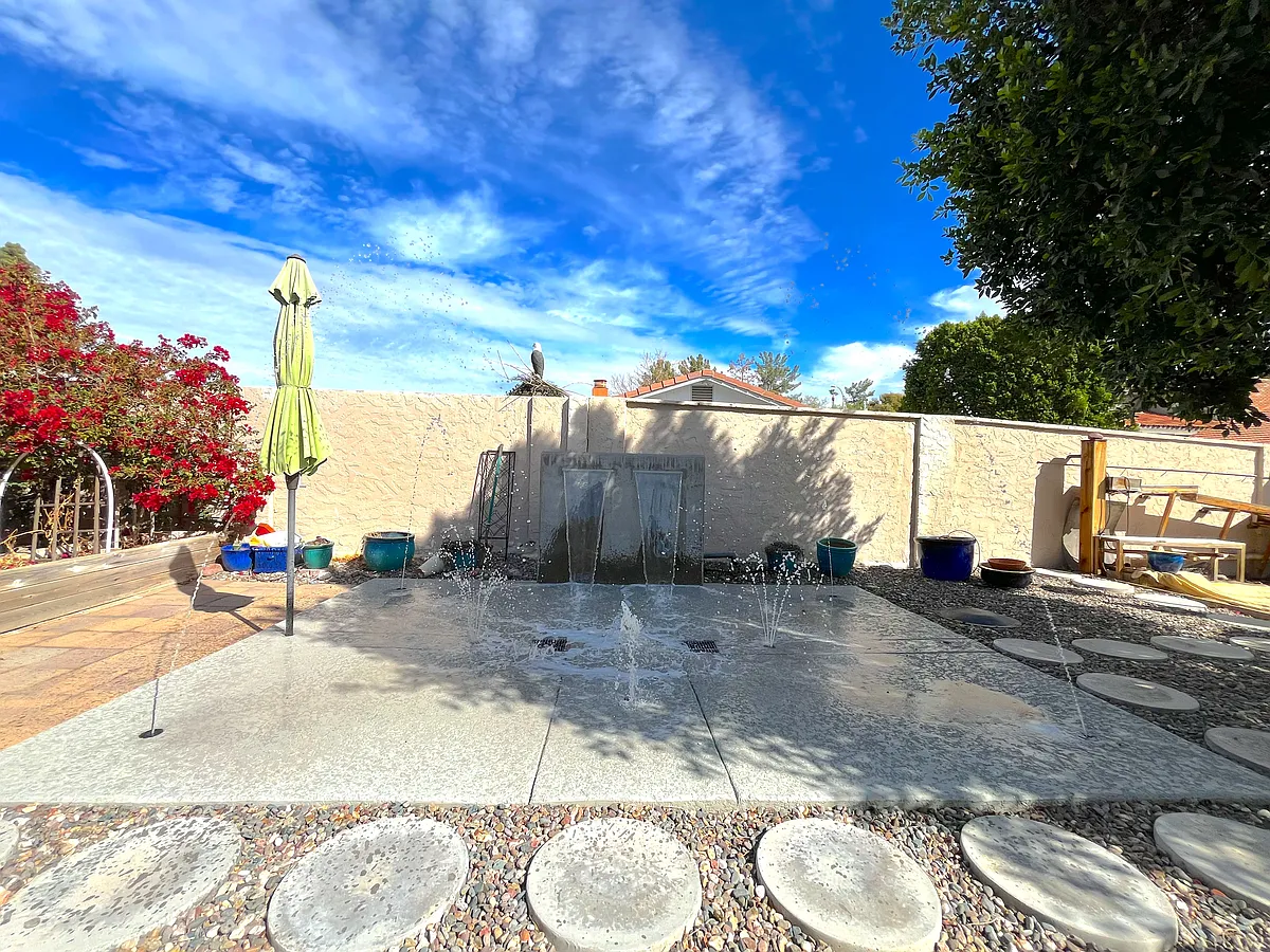 Building Photo - 970 E Lobster Trap Ln