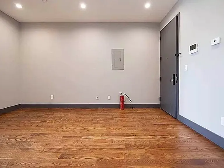 79 Stanhope St #3A — Photo 8