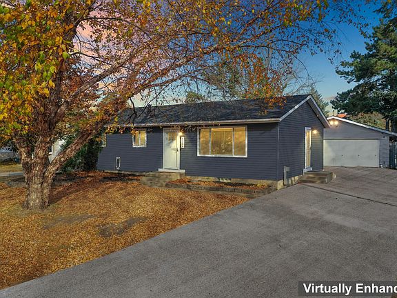 2nd image of 1206 Greenwood Pl