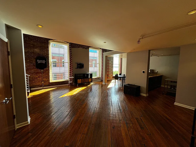 50 Gayoso Ave #403 — Photo 2