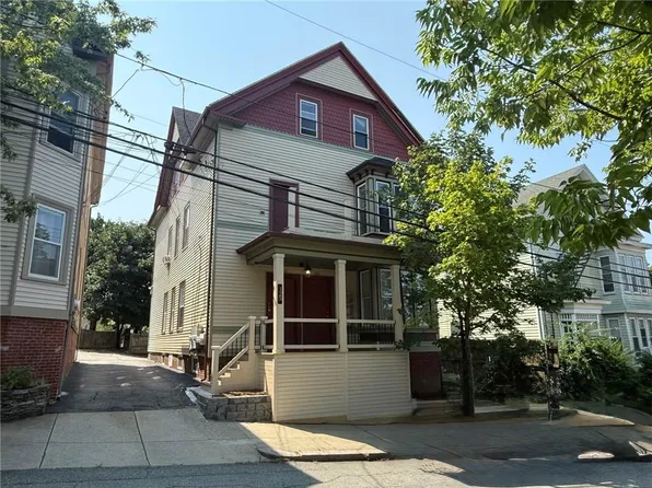 125 Pleasant St #1, Providence, RI 02906