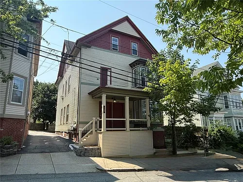 125 Pleasant St #1 Photo 1