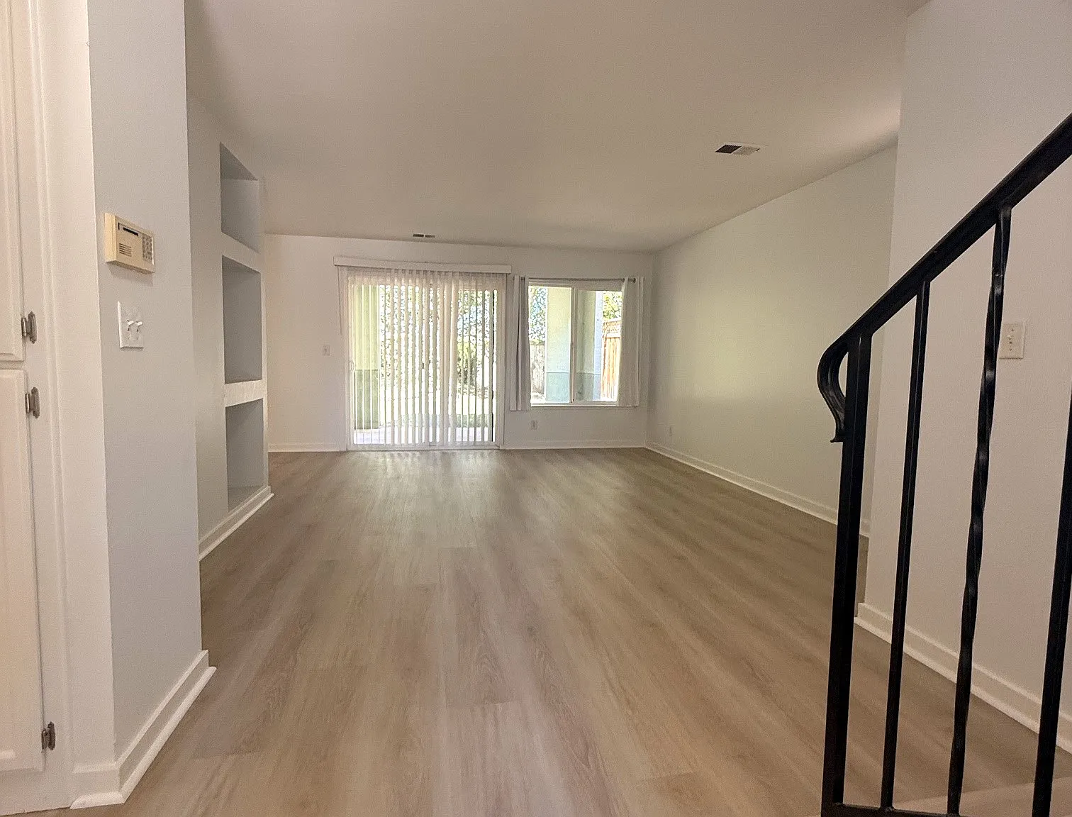 4 bed, 2.5 bath, 1450 sqft, $4,395 — Photo 2
