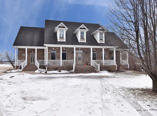 43W301 Badger Ct, Saint Charles, IL 60175
