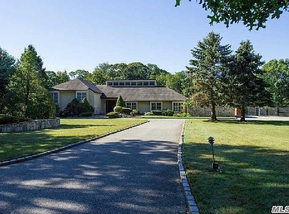 4th image of 4 Deepwood Ct