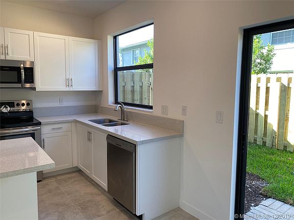 4th image of 320 NE 208th Ter