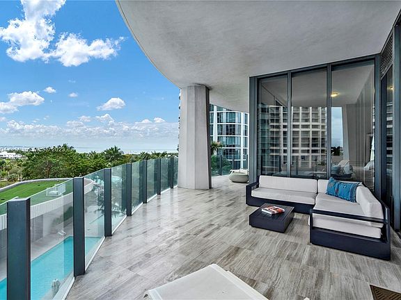 2nd image of 2821 S Bayshore Dr Unit 7D
