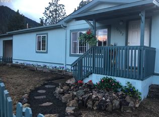 76382 Klohn Rd, Oakridge, OR 97463