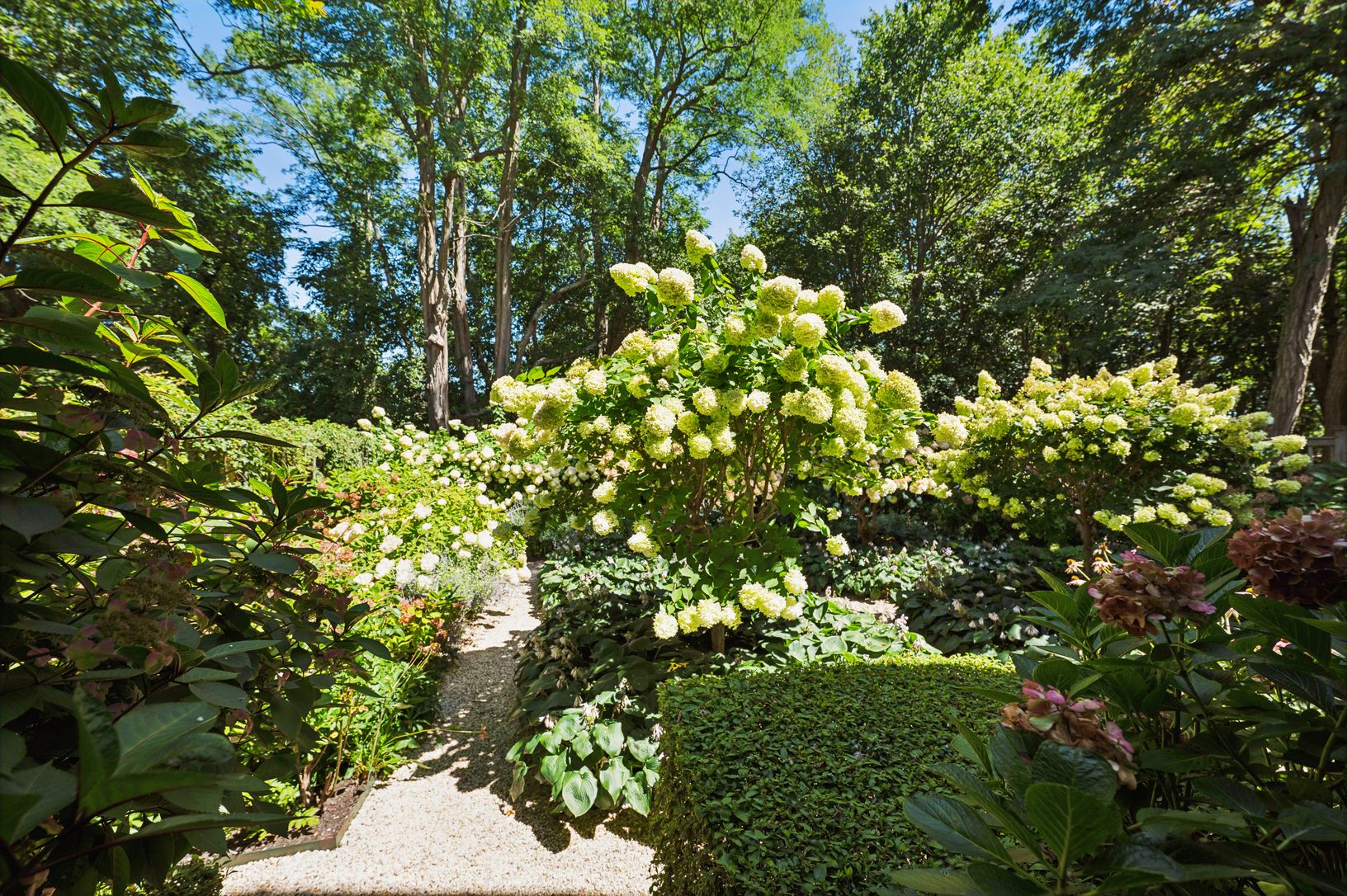  Shelter Island garden oasis 