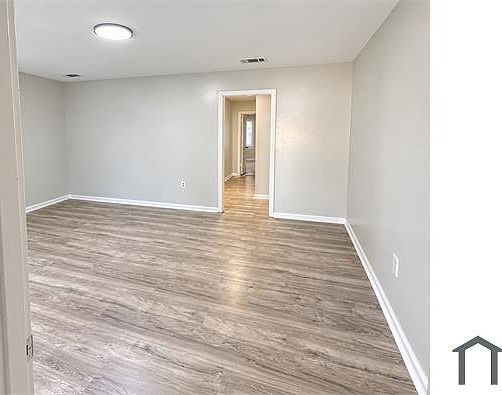 2nd image of 697 Woody Dr