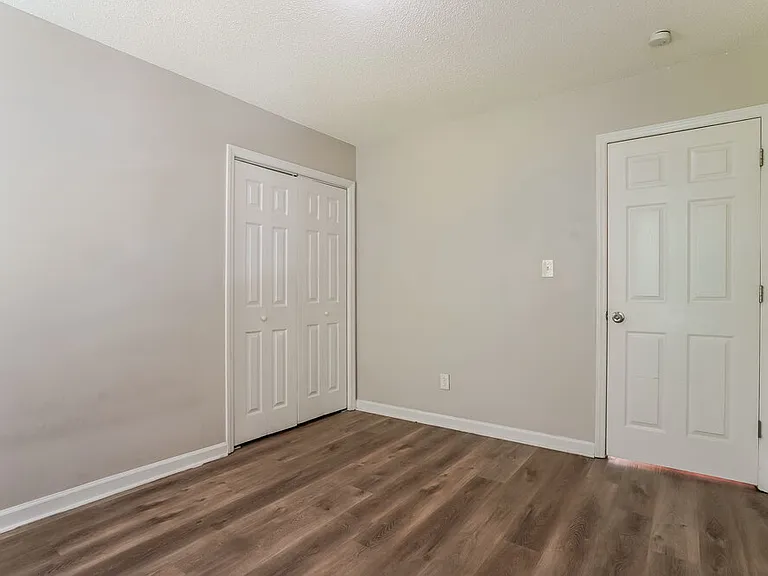 1005 Henchman Ct — Photo 12