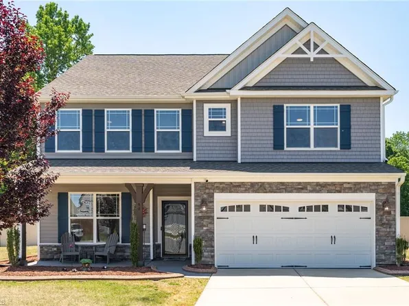 40 Onslowbay Ct, Whitsett, NC 27377