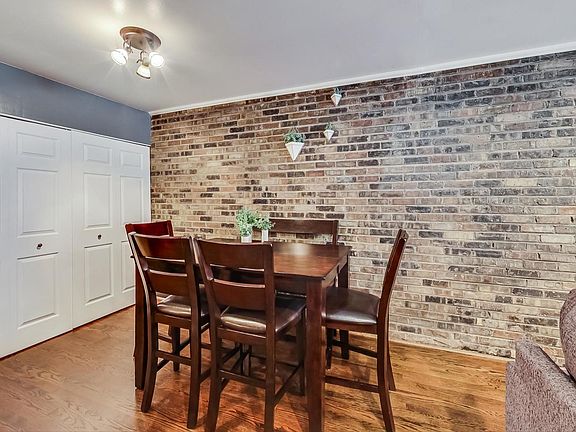 5th image of 636 W Buckingham Pl Unit F