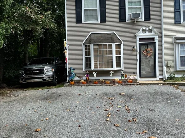 145 Creekside Ct, Newark, DE 19702