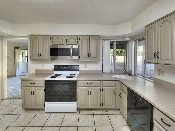 3rd image of 7511 E La Cienega Dr