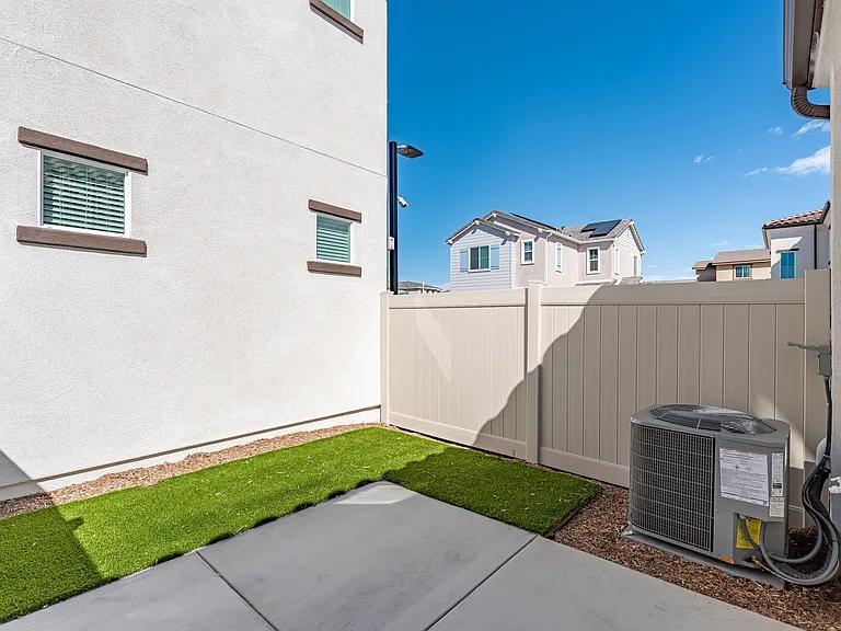 Glen at Fontana Homes — Photo 32